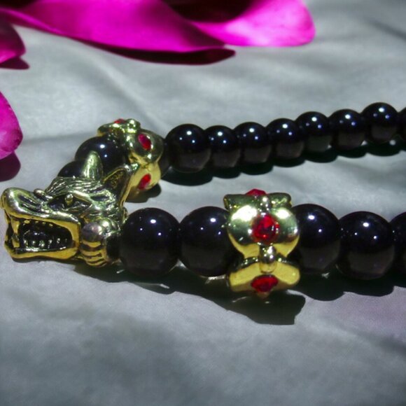 NEW Handmade Wolf Bracelet . Gold With Black Agate Gemstone Beads - Picture 3 of 5